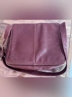Men's 100% Argentinian Leather Messenger Bag in Dark Burgundy